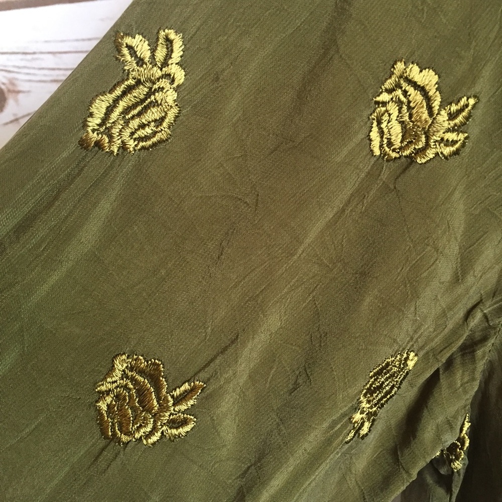 JOHNNY WAS Olive Green ROSES Embroidered Top - Picture 5 of 8